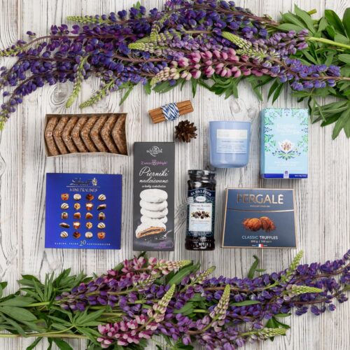 ekskluzywny kosz prezentowy ze słodyczami